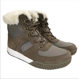 Weatherproof boots